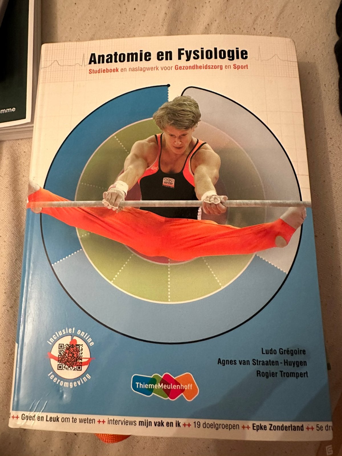 Boeken eerste jaar mondzorg, Ophalen of Verzenden, Zo goed als nieuw, Overige vakken