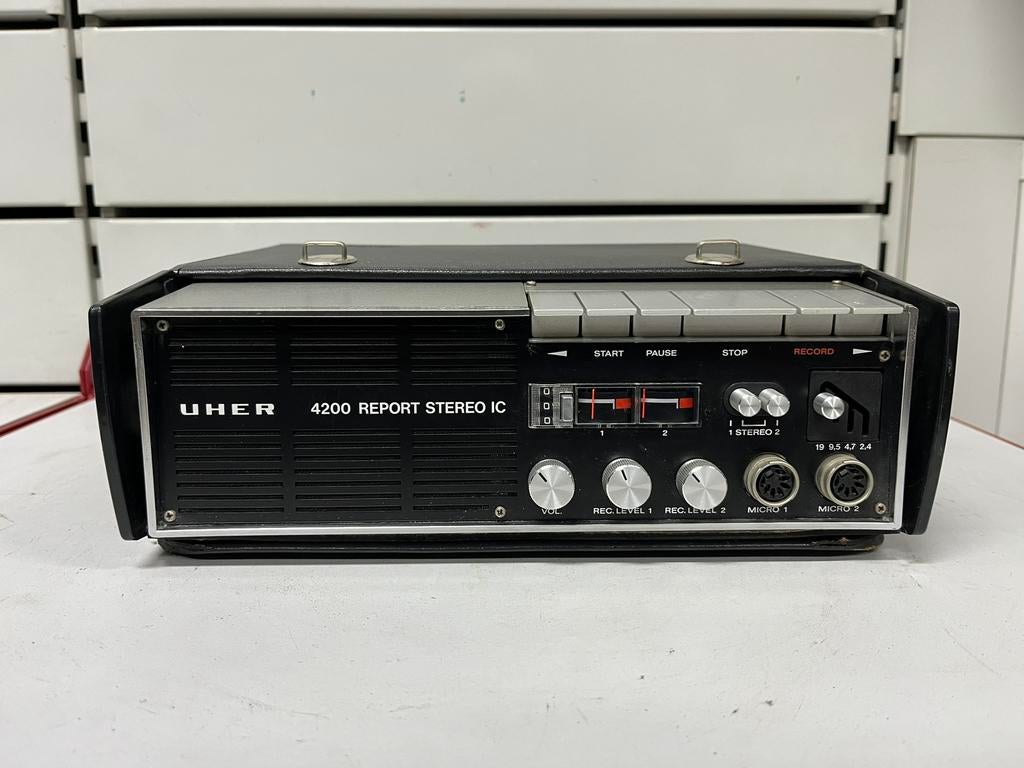 Magnétophone à bandes vintage UHER 4200 Report Stereo IC, Enlèvement ou Envoi, Magnétophone