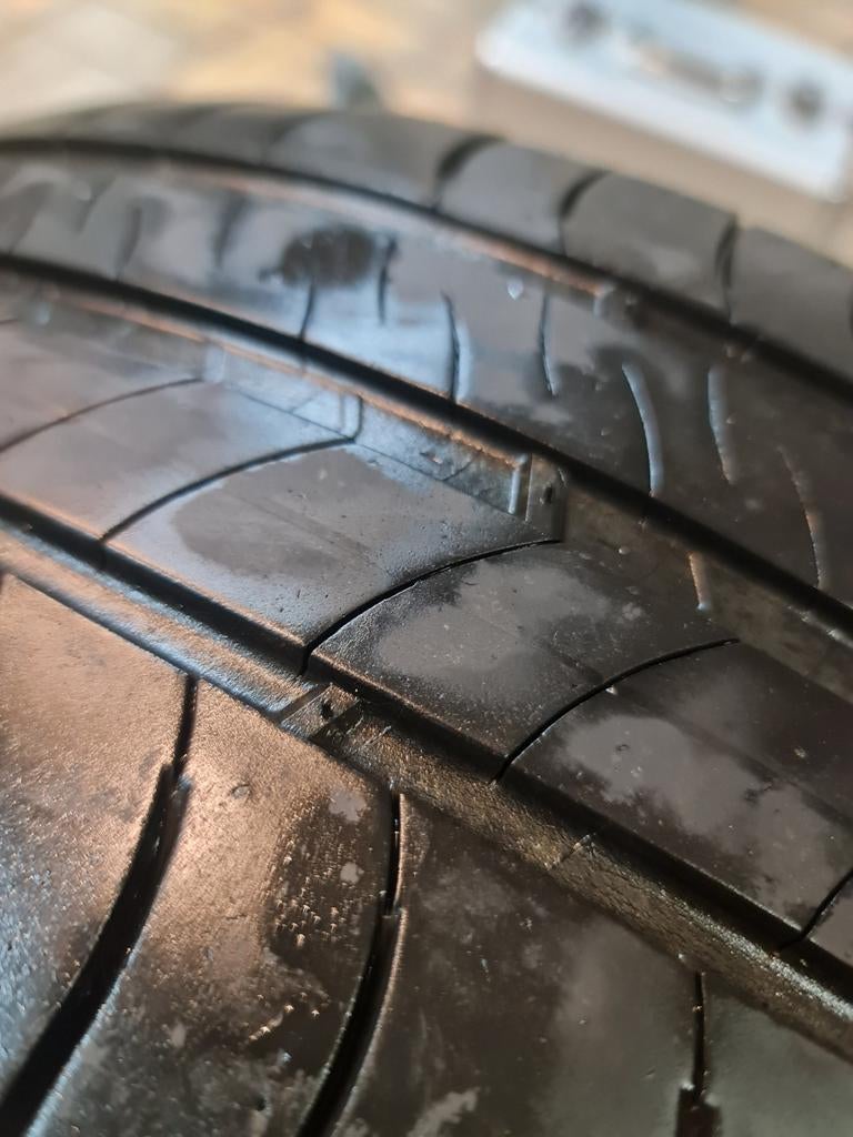 4 pneus été Michelin 205/60 R16 – 99 € le lot, Utilisé