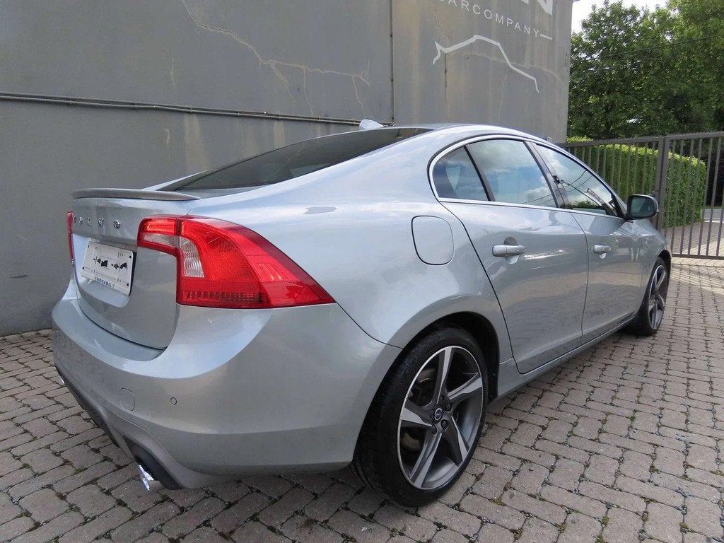 Volvo S60 S60 2.0 D2 Momentum R-Design (bj 2016), Auto's, 4 deurs, Gebruikt, 4 cilinders, 1969 cc