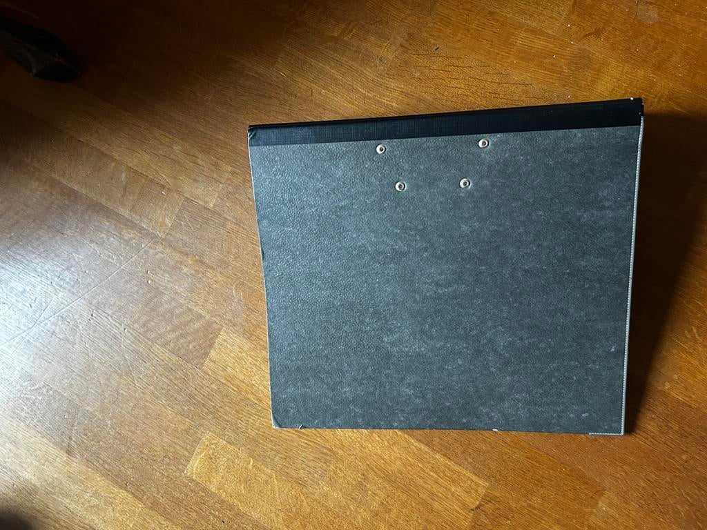 Farde solide, Divers, Fournitures scolaires, Enlèvement, Comme neuf