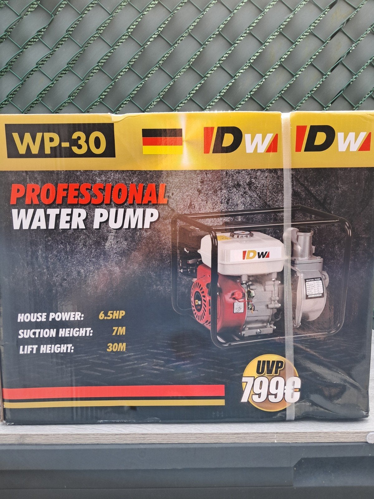 Nieuw benzine waterpomp, Ophalen