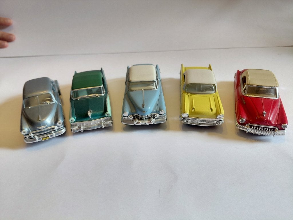 Petite voitures de collections, Verzamelen, Overige Verzamelen, Ophalen, Zo goed als nieuw
