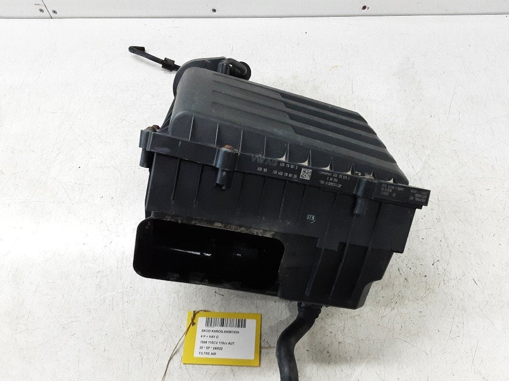 FILTRE À AIR Skoda Karoq (01-2017/-) (5Q0129607S), Autos : Pièces & Accessoires, Utilisé, Info@skoda-auto.de, Skoda, Max-Planck-Straße  3-5
64331  Weiterstadt, DE