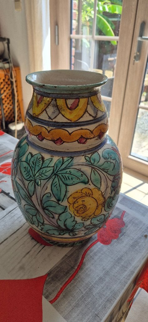 Vase ancien coloré, Enlèvement