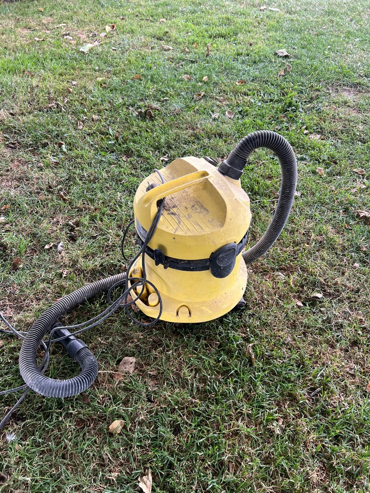 Aspirateur Karcher 2.200, Bricolage & Construction, Matériel de nettoyage, Enlèvement, Utilisé