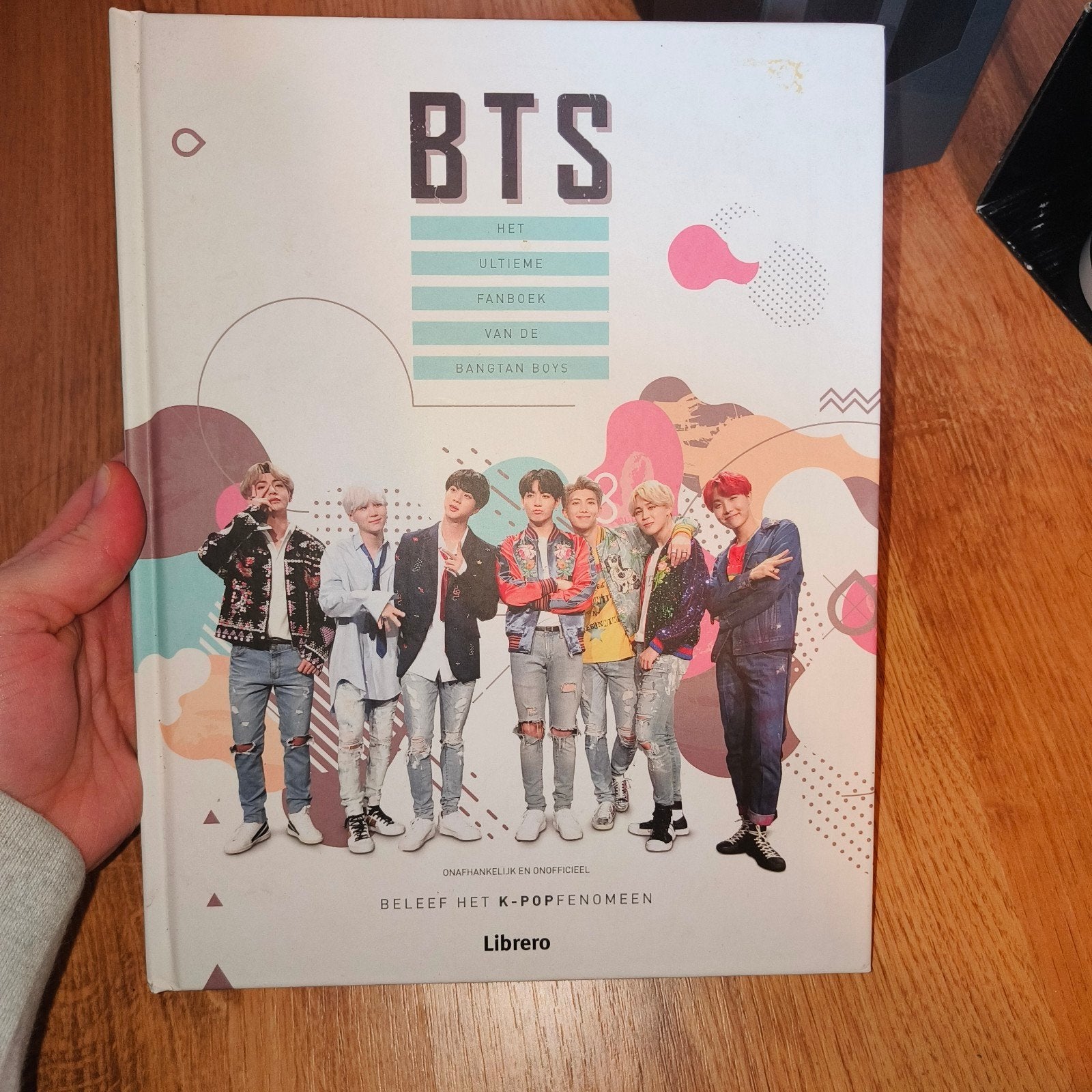 BTS boek, Kinderen en Baby's, Ophalen of Verzenden, Nieuw