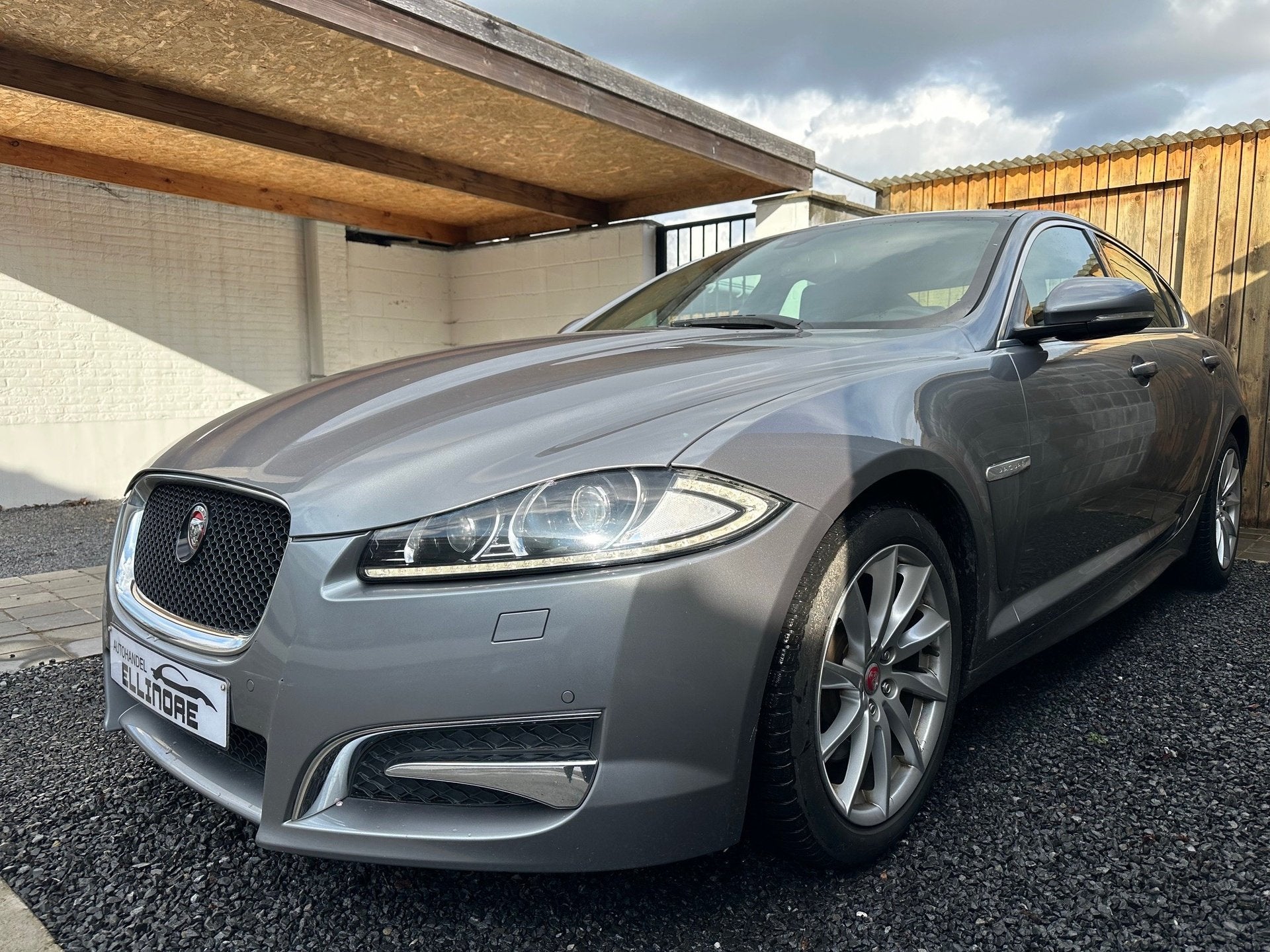 Jaguar XF 2.2 D Prestige Keyless Xenon Navi Leder Camera BT, Auto's, Gebruikt, Euro 6, 4 cilinders, Bedrijf