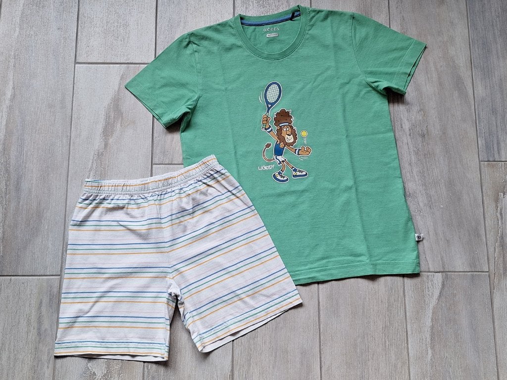 ★ M128 - Woody zomerpyjama thema leeuw, Nacht- of Onderkleding, Gebruikt, Ophalen of Verzenden, Jongen