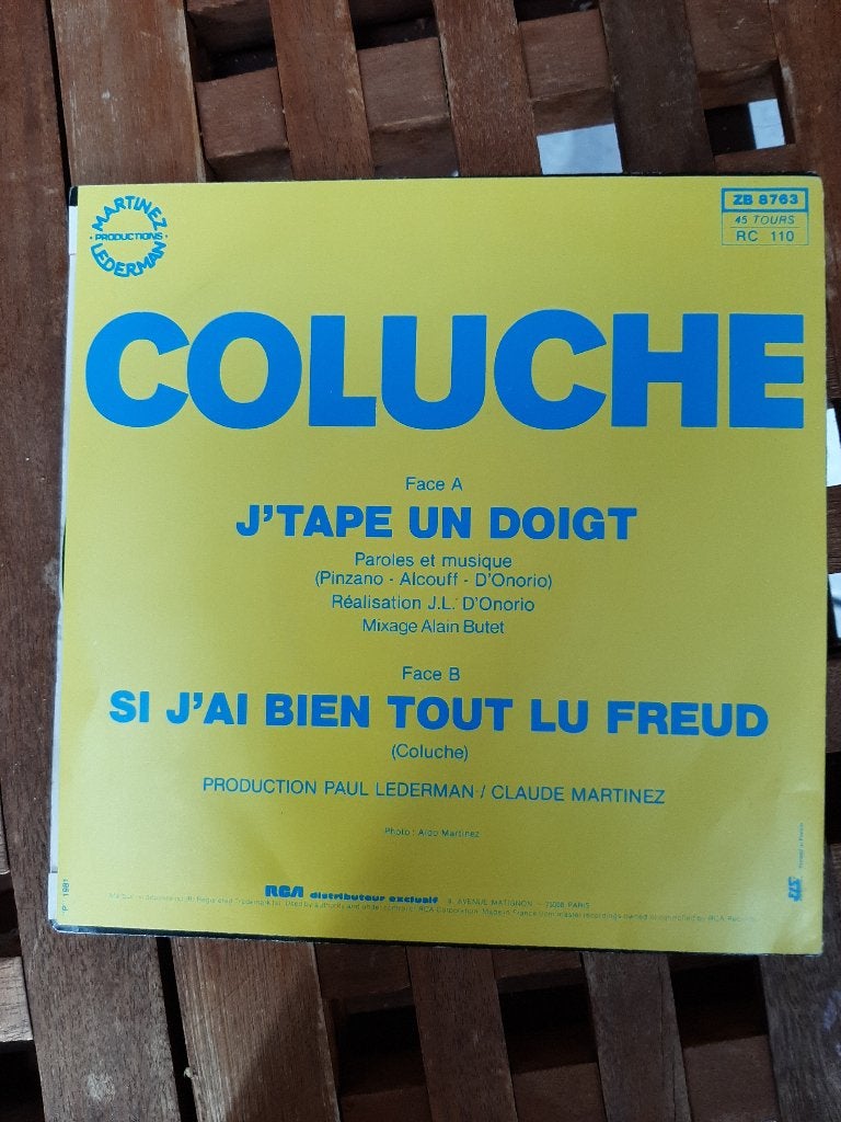 vinyl single 45 tours Coluche, Cd's en Dvd's, Ophalen of Verzenden, Zo goed als nieuw, Overige typen, Humor en Cabaret