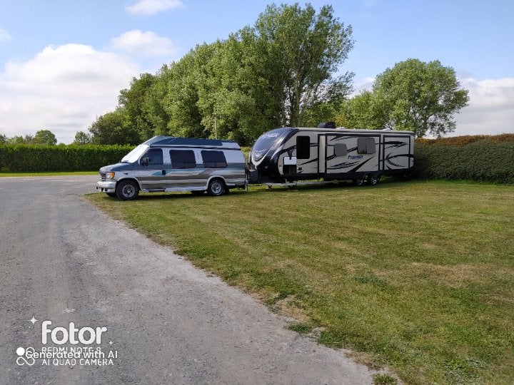 FORD E350 - camper (of als oldtimer), Caravans en Kamperen, Automaat, Chemisch toilet, Ford, Tot en met 2