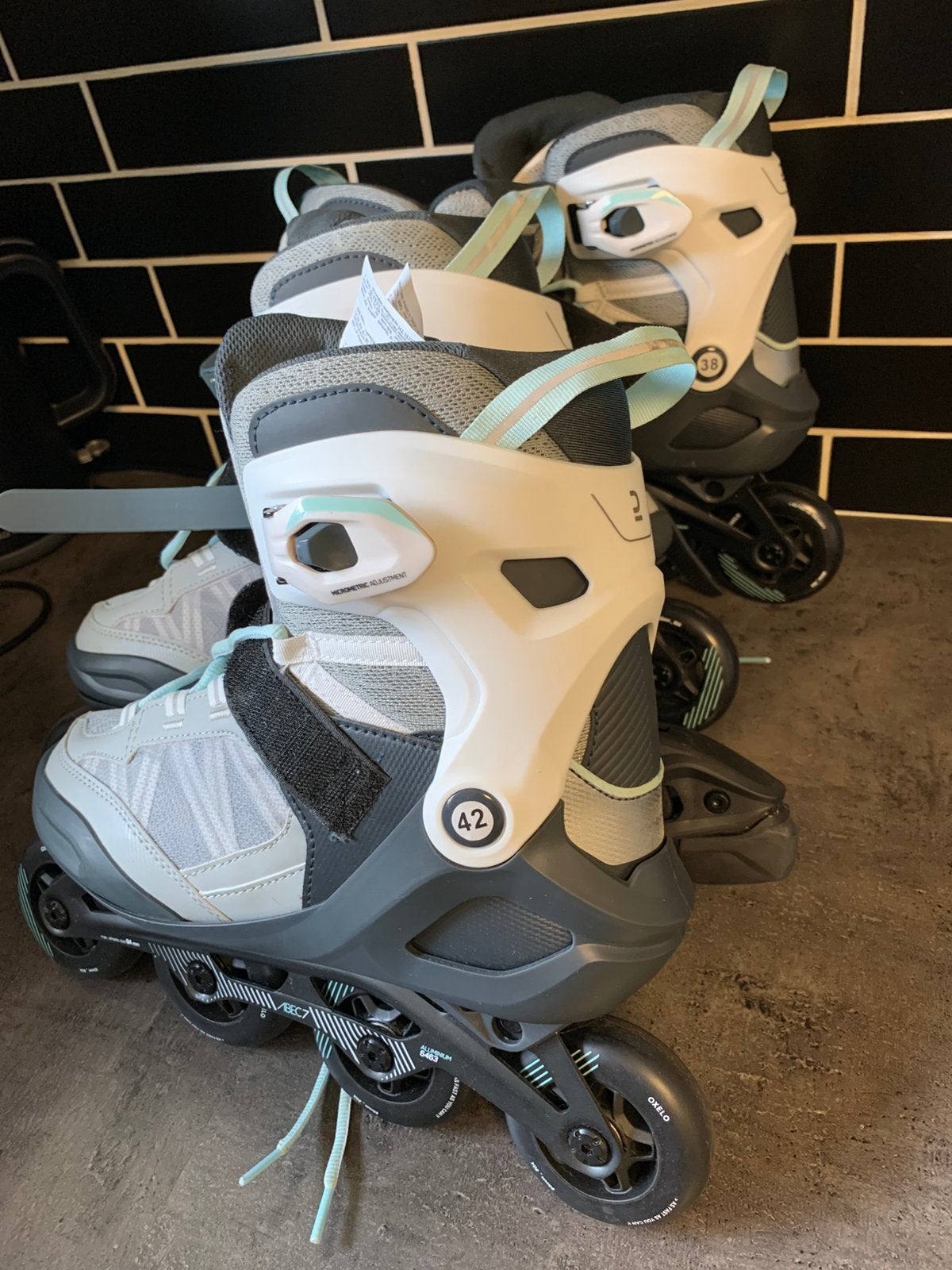 Fitnesskates voor volwassenen maat 42 en 38, Sports & Fitness, Patins à roulettes alignées, Enlèvement ou Envoi, Comme neuf