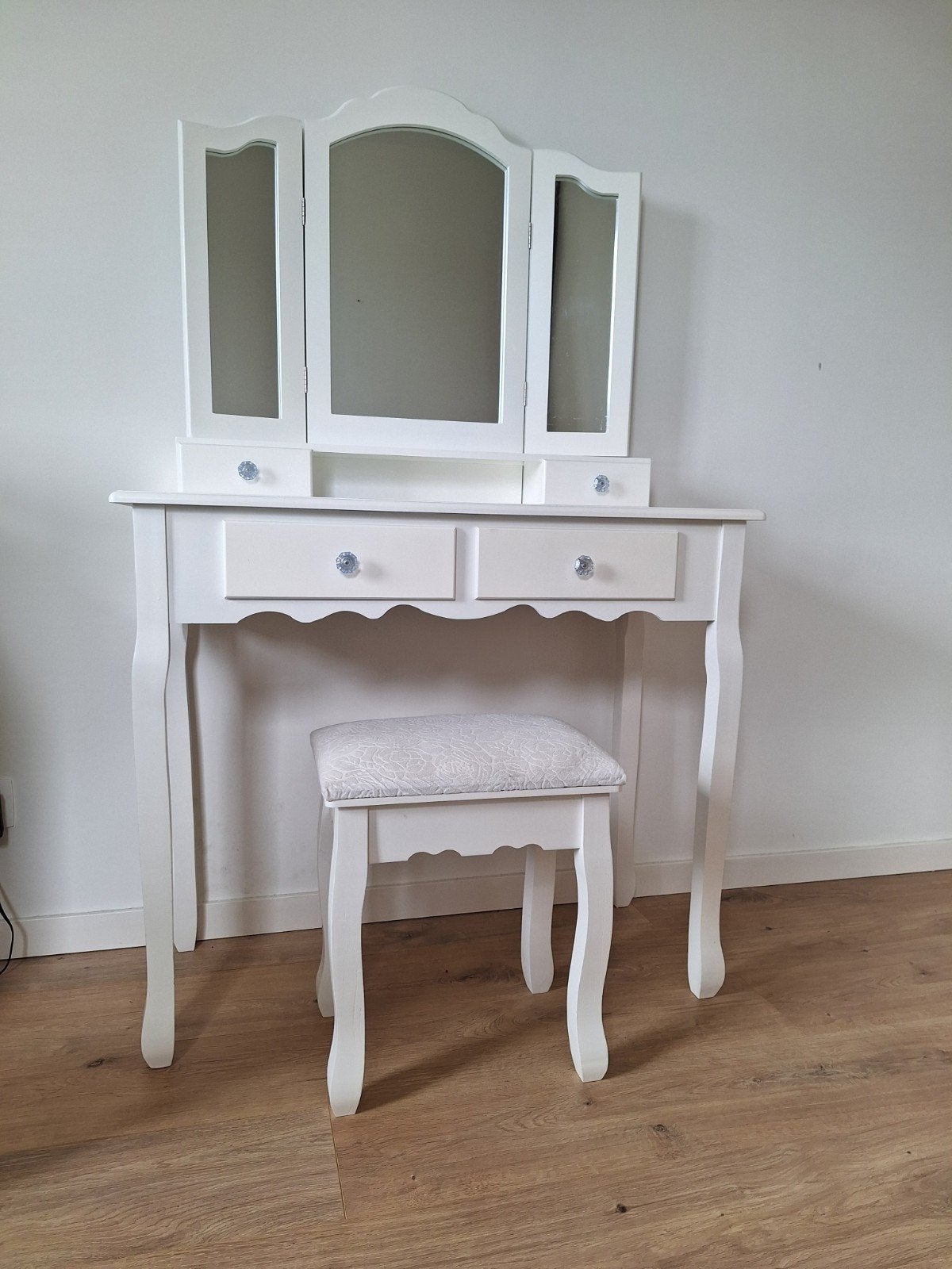 Stevig wit make-up tafeltje met kruk, Ophalen, Gebruikt, 100 tot 150 cm, 50 tot 100 cm