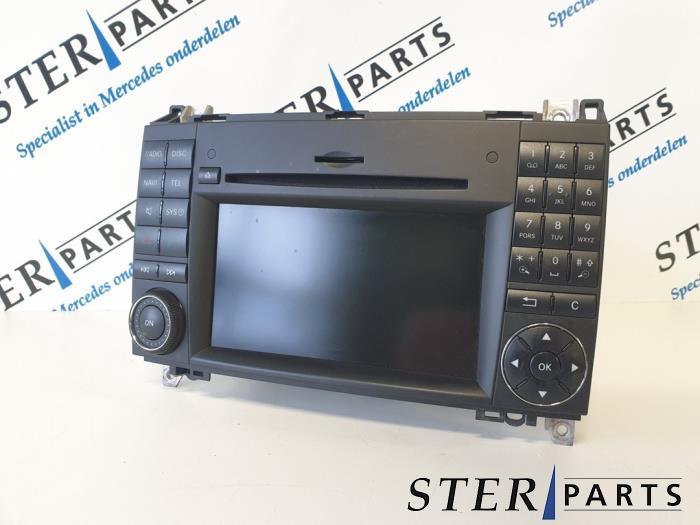 Navigatie Systeem van een Mercedes Sprinter, Gebruikt, -, Ophalen of Verzenden, -