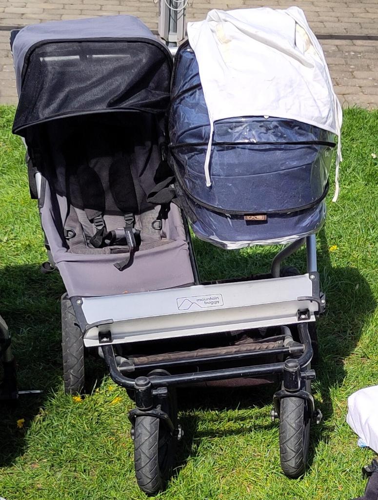 Mountain Buggy Duo — pour des pièces ou des projets, Enfants & Bébés, Buggys, Utilisé, Quinny, Modèle duo, Enlèvement
