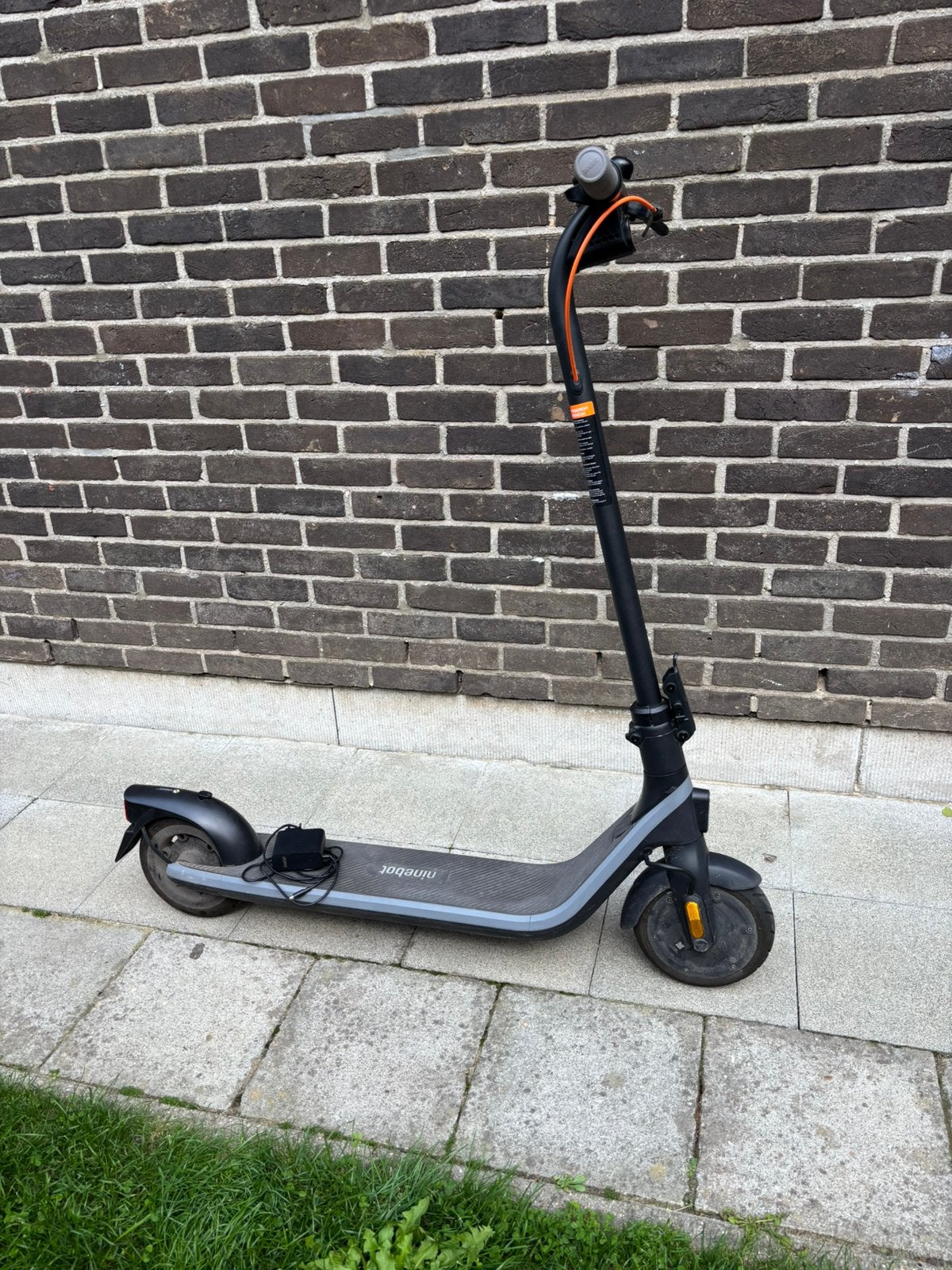 Ninebot Segway Elektrische Step met oplader vaste prijs, Ophalen, Zo goed als nieuw, Elektrische step (E-scooter)