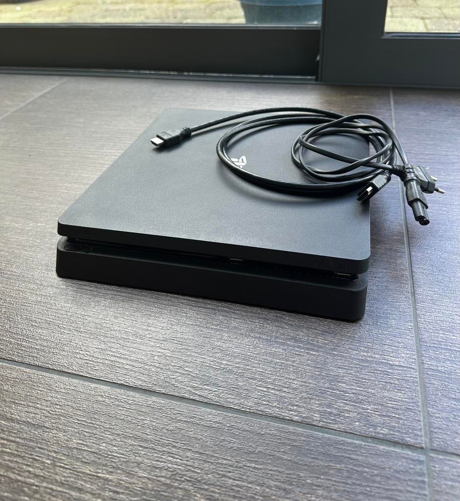 Ps4 Slim, Games en Spelcomputers, 500 GB, Ophalen of Verzenden, Zo goed als nieuw, Zonder controller