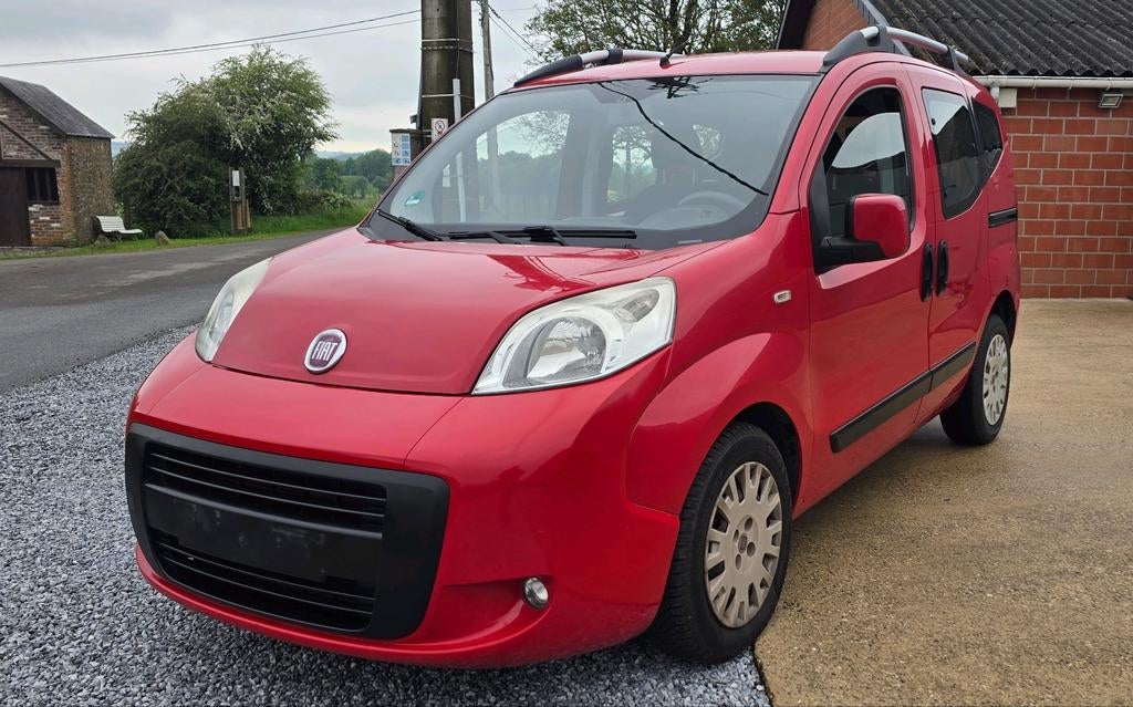 FIAT QUBO 1.3 Multijet  DPF Trekking Année 2010 Clim Kw 55, Auto's, Monovolume, Particulier, Te koop, Bluetooth