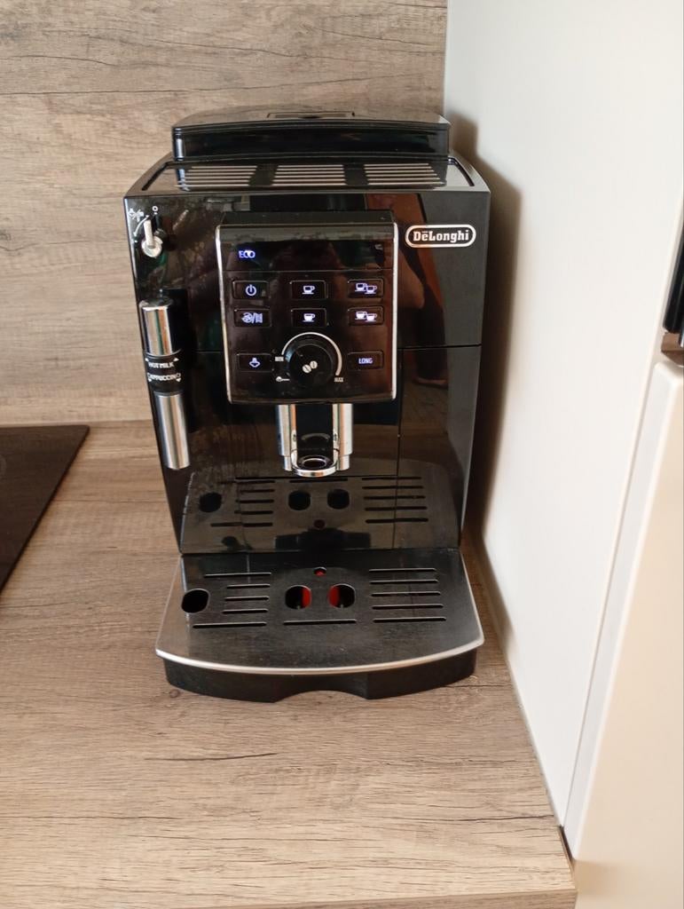 Delonghi ecam25.12x koffiemachine, Elektronische apparatuur, Koffiezetapparaten, Zo goed als nieuw, Gemalen koffie, Koffiebonen