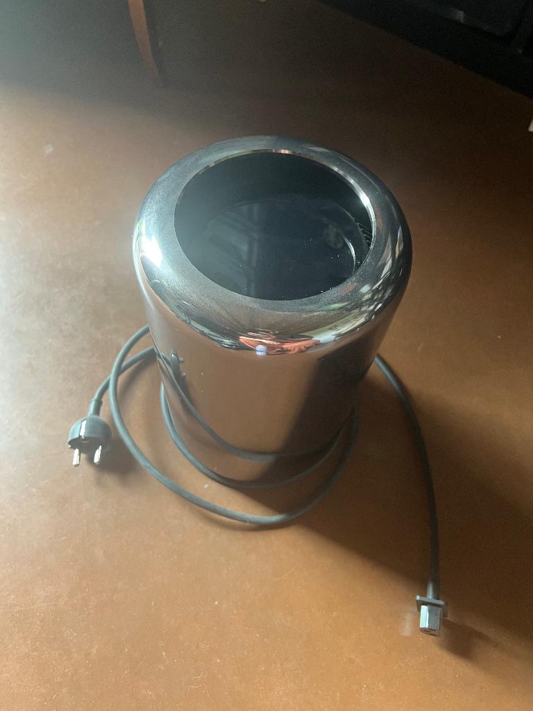 Apple Mac Pro (Late 2013) 6-Core Xeon E5 16GB RAM 500GB SSD, Informatique & Logiciels, Apple Desktops, Utilisé, Mac Pro, Inconnu