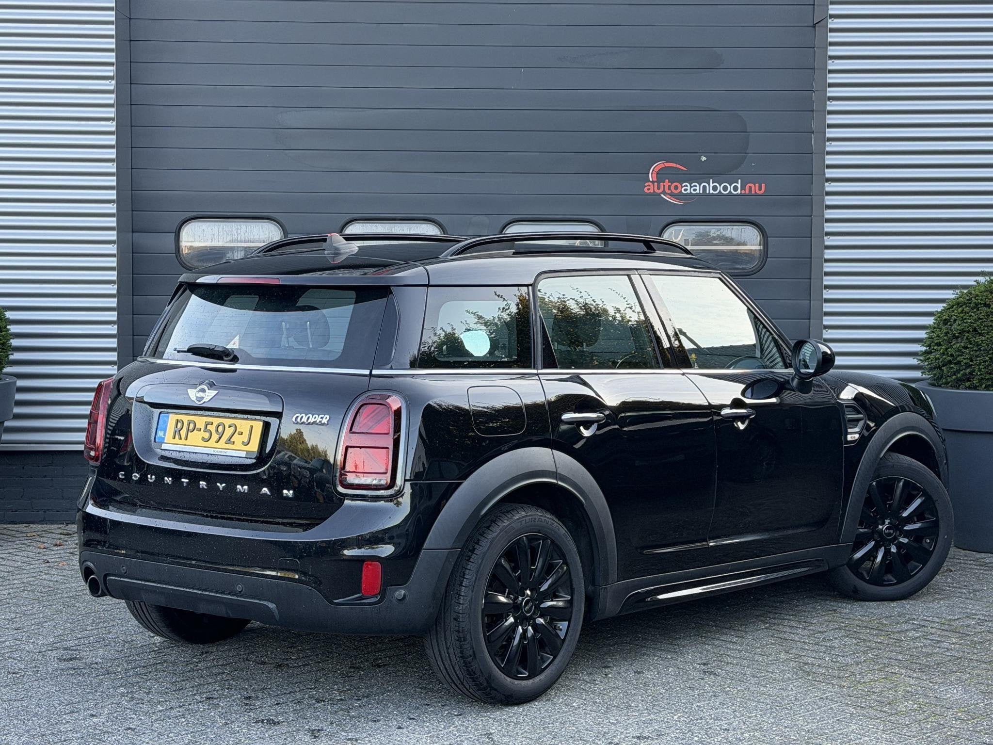 MINI Countryman 1.5 Cooper Pepper | Navigatie | Parkeersenso, Auto's, Gebruikt, Countryman, 715 kg, 136 pk