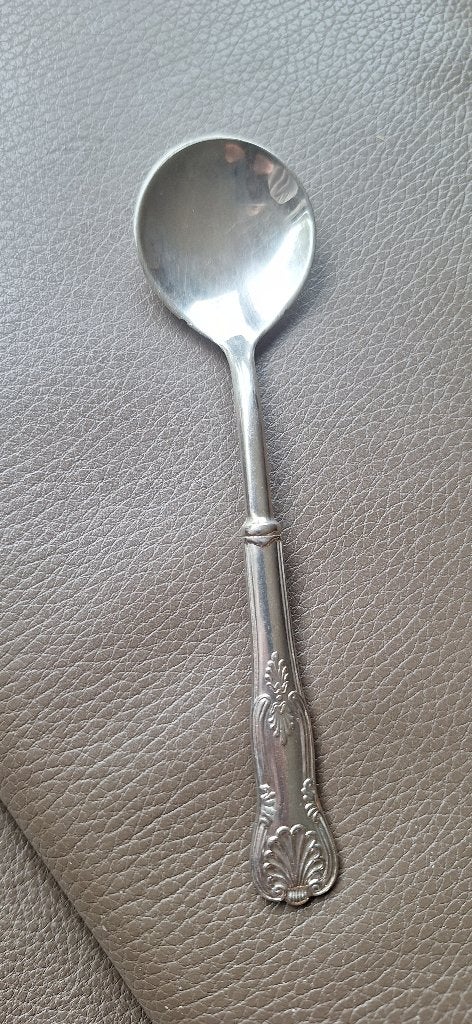 Cuillère de service vintage en métal argenté à motif Kings., Enlèvement ou Envoi