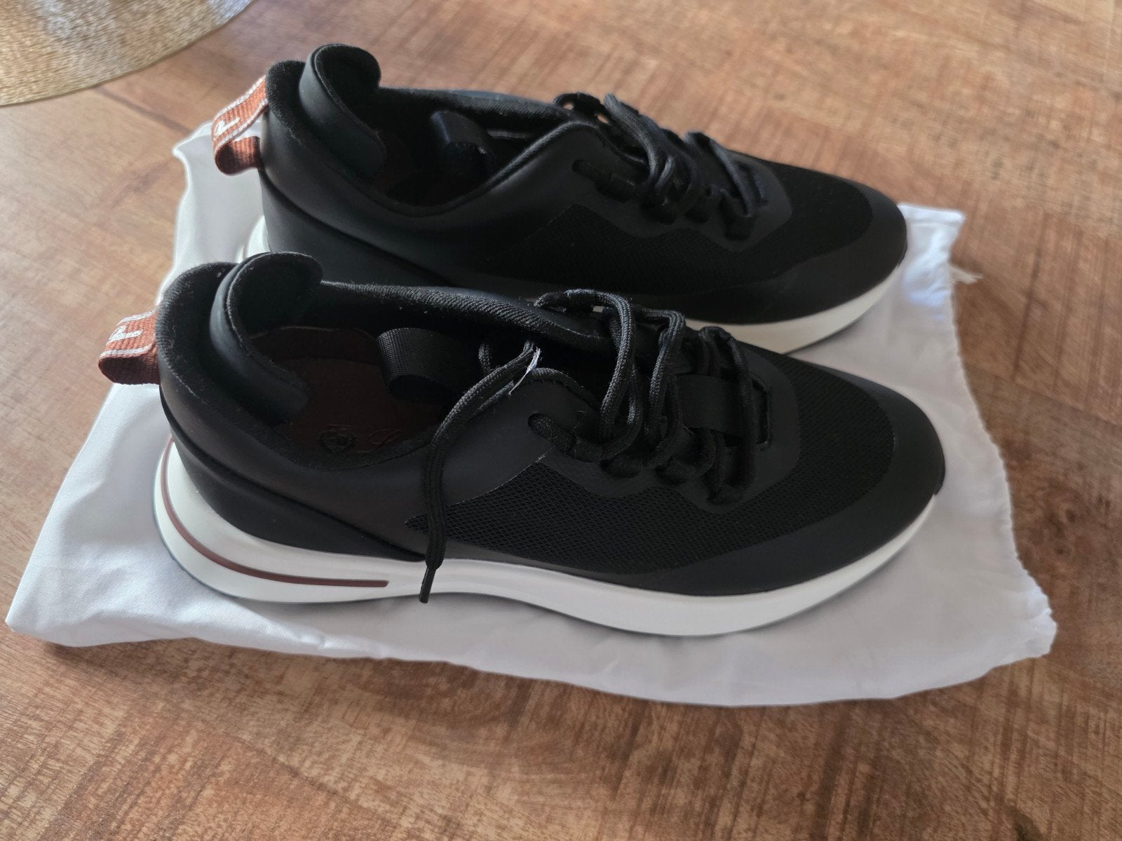 Nouvelles baskets Loro Piana, Enlèvement ou Envoi
