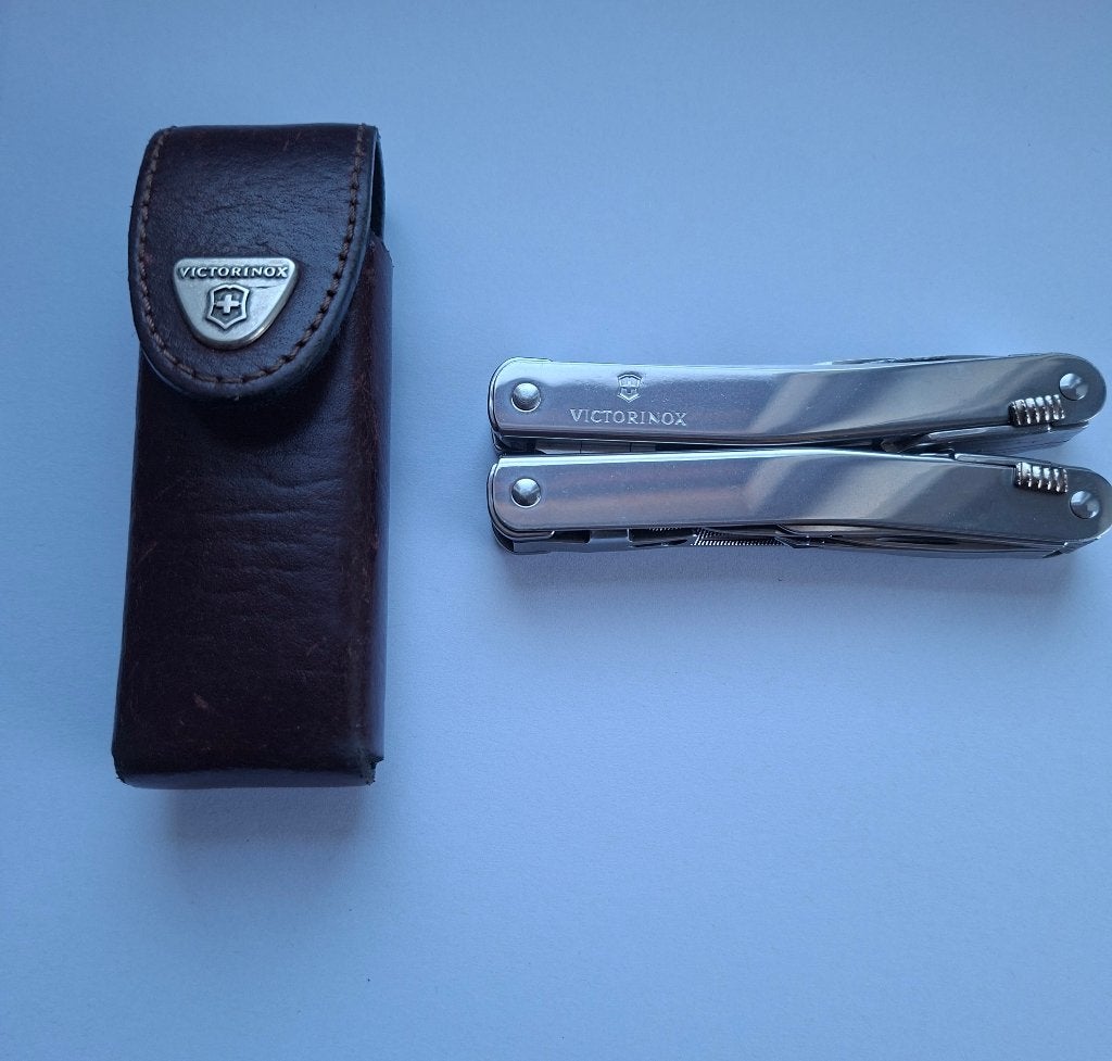 Pince multifonctions Victorinox, Ophalen, Klem