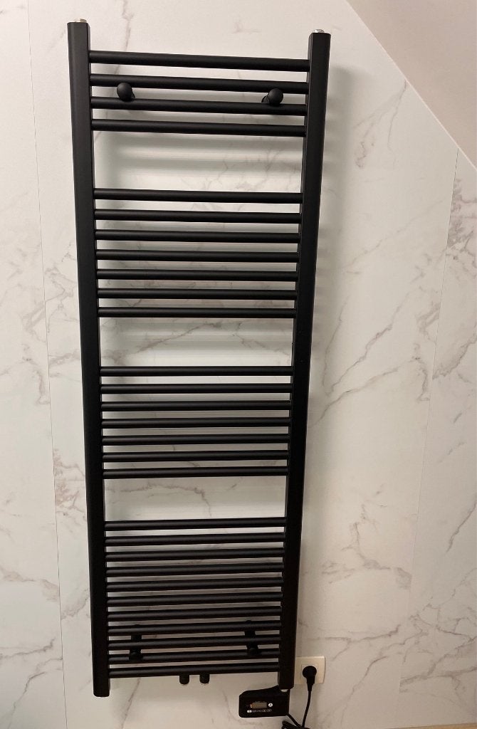 VIPERA HANDDOEKRADIATOR ELEK., Bricolage & Construction, 800 watts ou plus, Moins de 60 cm, Thermostat, Comme neuf