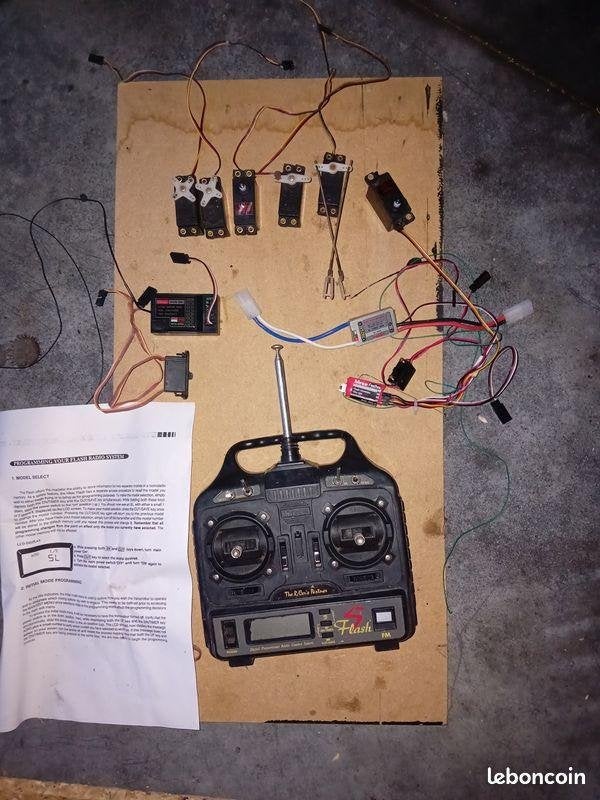 Radio rc hitec flash 5 avec 6 servo 2 recepteurs, Hobby & Loisirs créatifs, Modélisme | Radiocommandé & Téléguidé | Voitures, Enlèvement ou Envoi