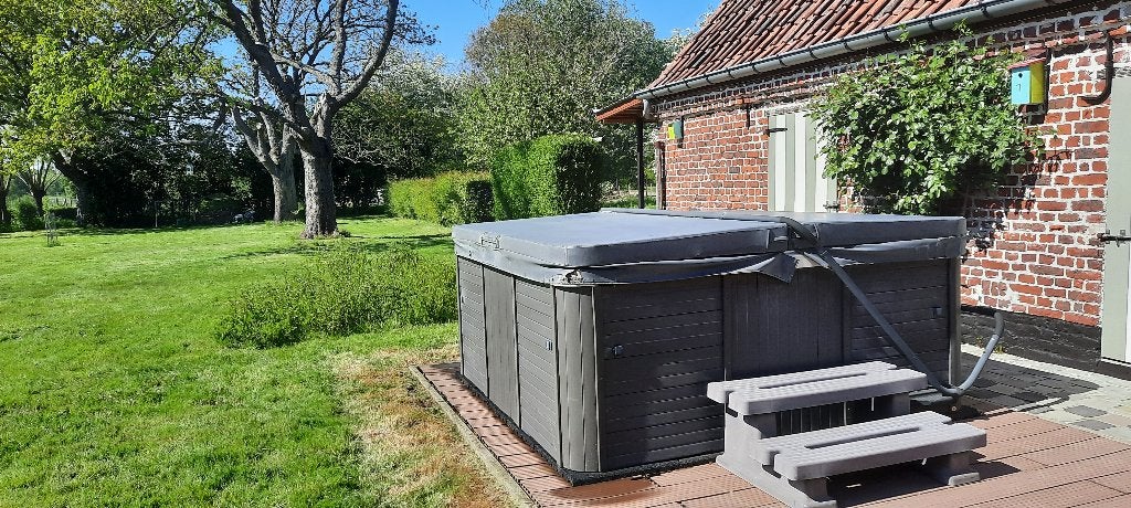 spa, Tuin en Terras, Bubbelbaden en Hottubs, Ophalen, Gebruikt, Trap, Vast