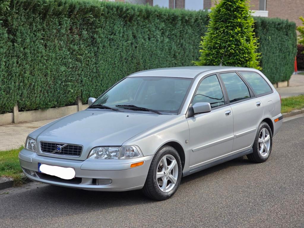 Volvo V40 1.9 Diesel en parfait état, Autos, Volvo, Cuir, Argent ou Gris, Achat, Boîte manuelle
