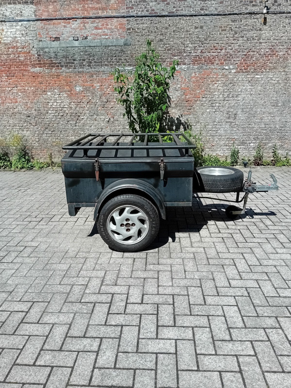 Gesloten bagagewagen, Ophalen