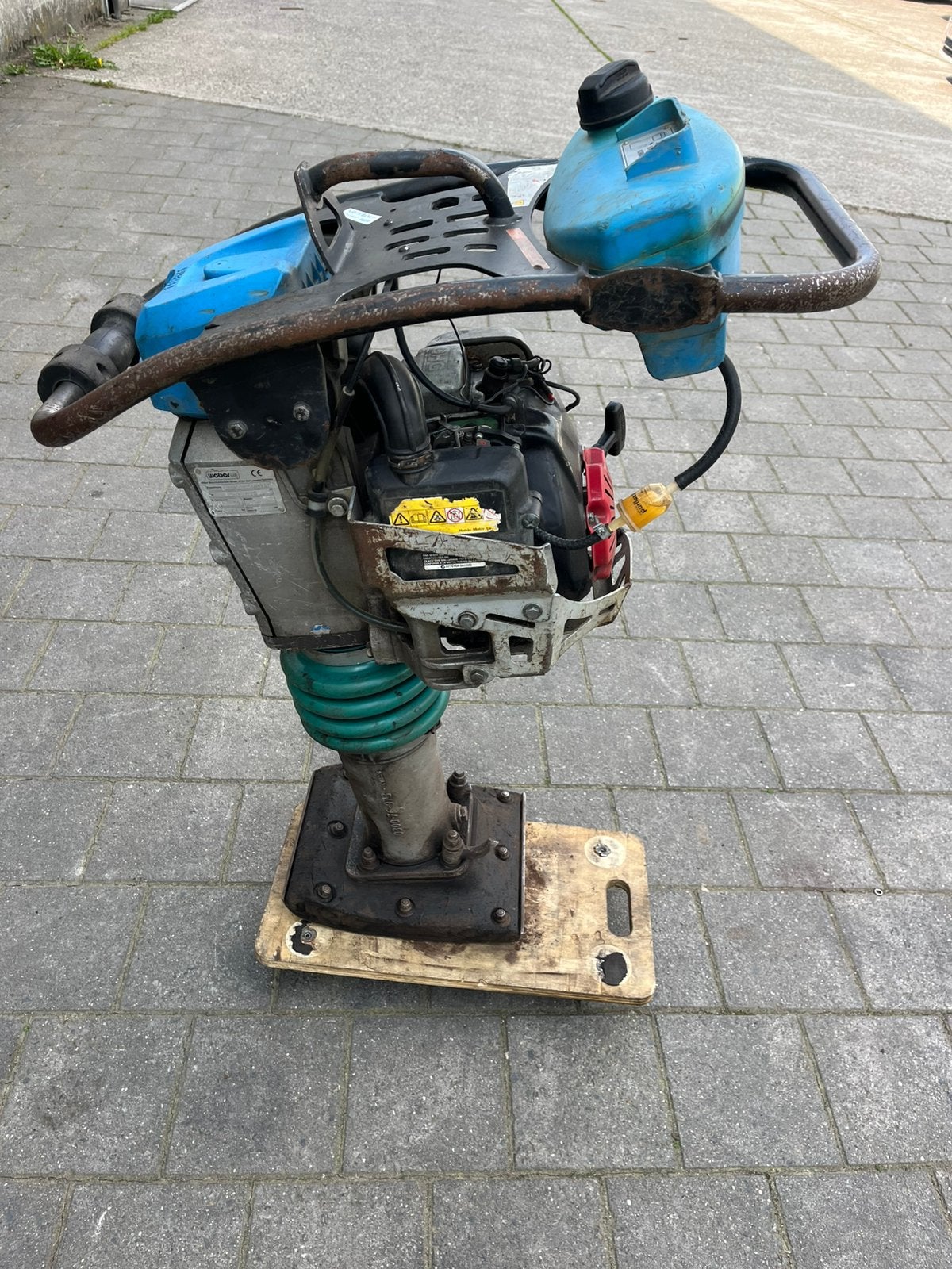 Stamper Weber srv620 honda motor, Jardin & Terrasse, Outils à main, Enlèvement ou Envoi, Comme neuf