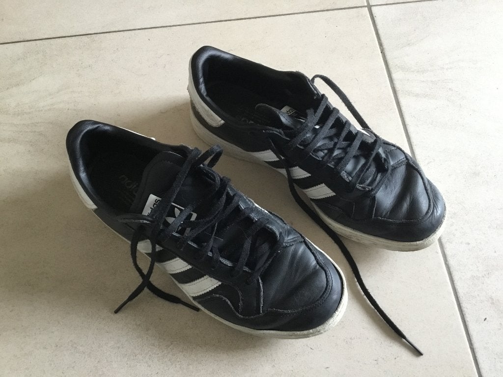 Sportschoenen  Adidas maat 42, Kleding | Heren, Schoenen, Ophalen, Adidas, Gedragen, Sportschoenen