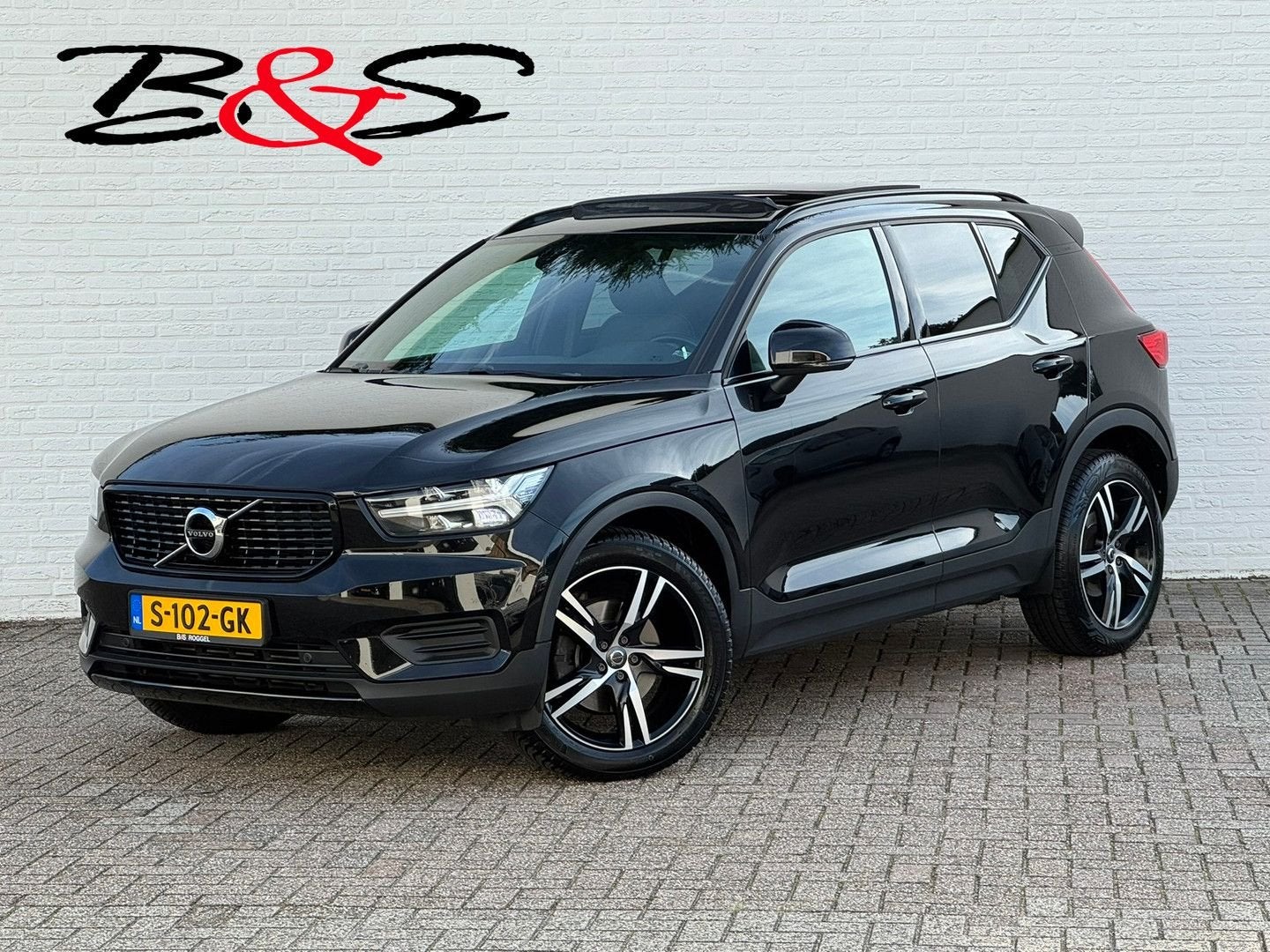 Volvo XC40 2.0 T4 R-Design Automaat Pano Trekhaak Camera Ada, Auto's, Automaat, Zwart, Bedrijf, Onderhoudsboekje