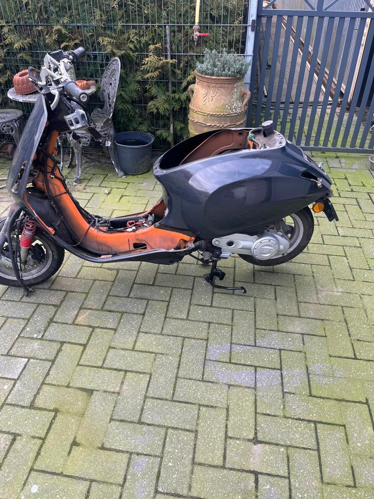 Vespa onder delen, Ophalen, Gebruikt, Vespa