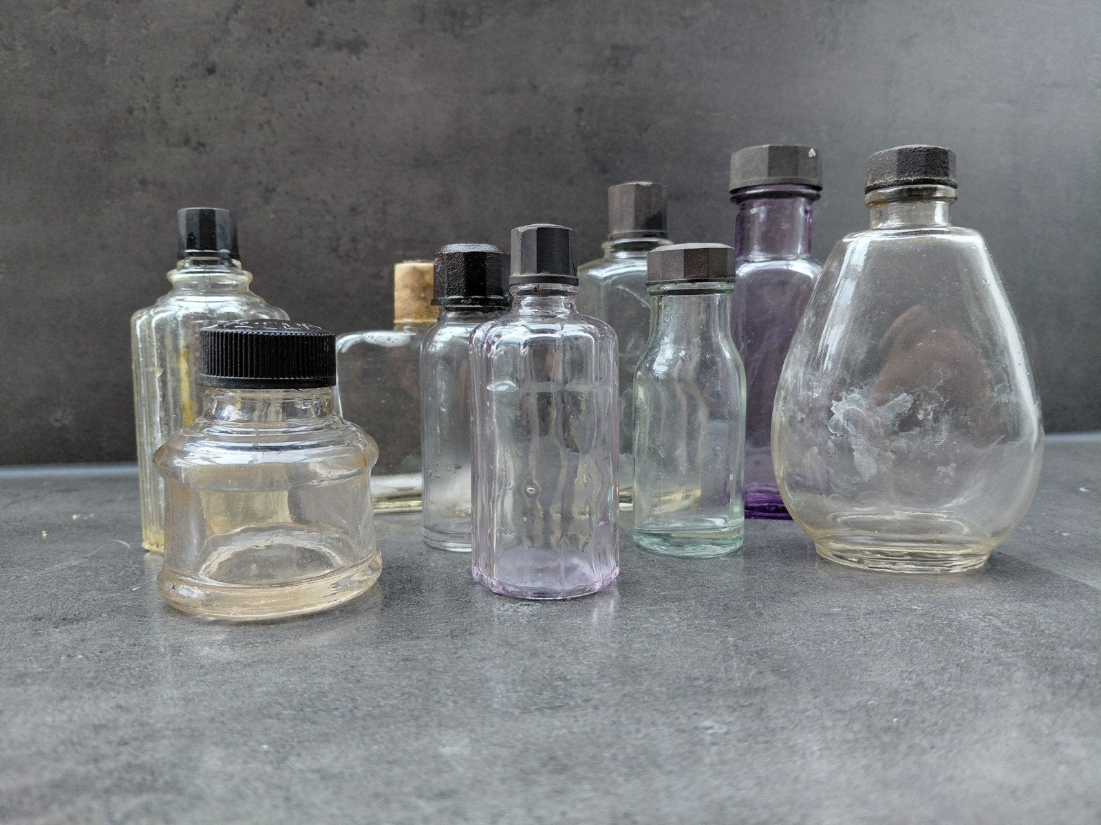 400 oude glazen apothekers- en medicijnflesjes met originele, Ophalen