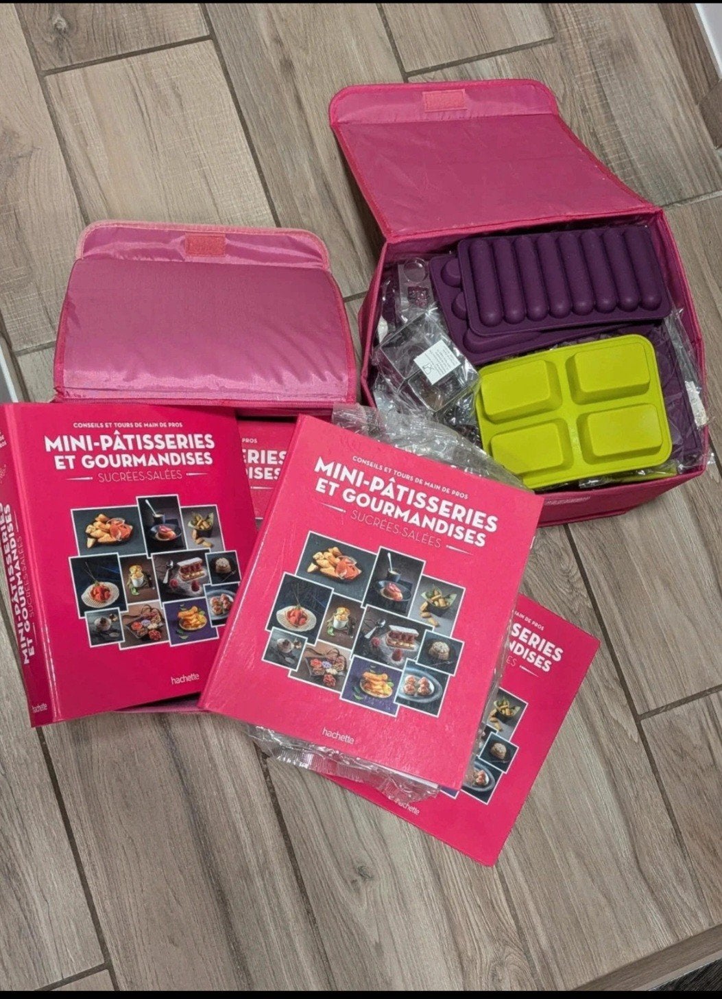 mini pâtisseries et gourmandises Hachette, Livres, Enlèvement ou Envoi, Comme neuf