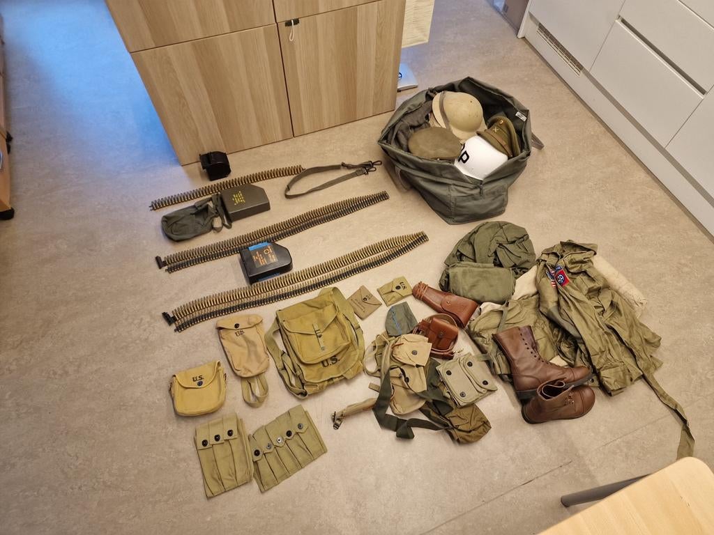 groot militaire lot met drie ammo box met INERT hulzen, Collections, Objets militaires | Général, Armée de terre, Enlèvement