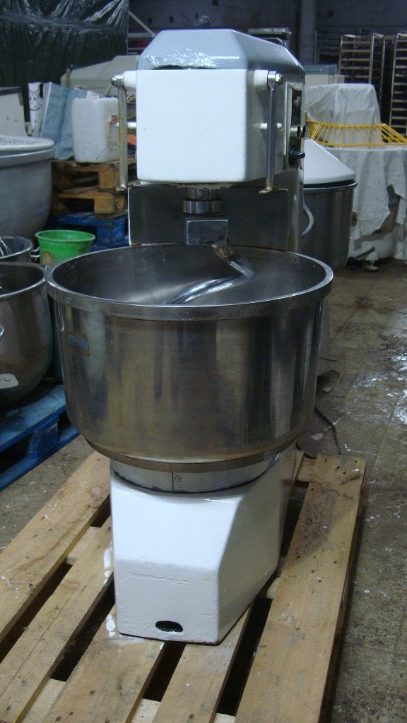 Pétrin spirale 30 kgs boulangerie bakkerij, Enlèvement, Utilisé, Boulangerie et Boucherie