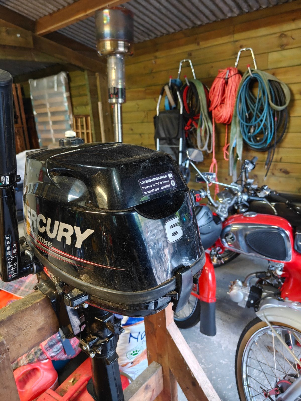 Mercury 6 PK FourStroke + benzinetank + motorsteun, Ophalen, 5 tot 10 pk, Viertaktmotor, Zo goed als nieuw