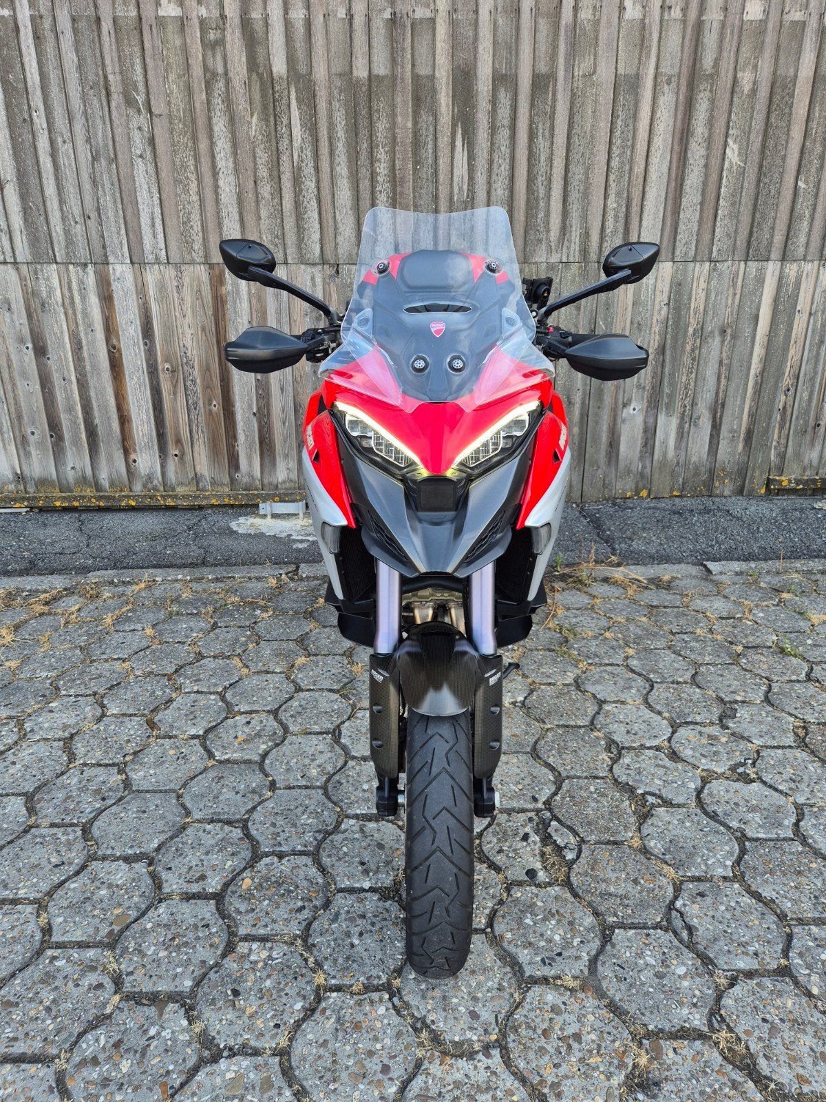 Ducati Multistrada V4S, Particulier, Manuelle, Régulateur de vitesse