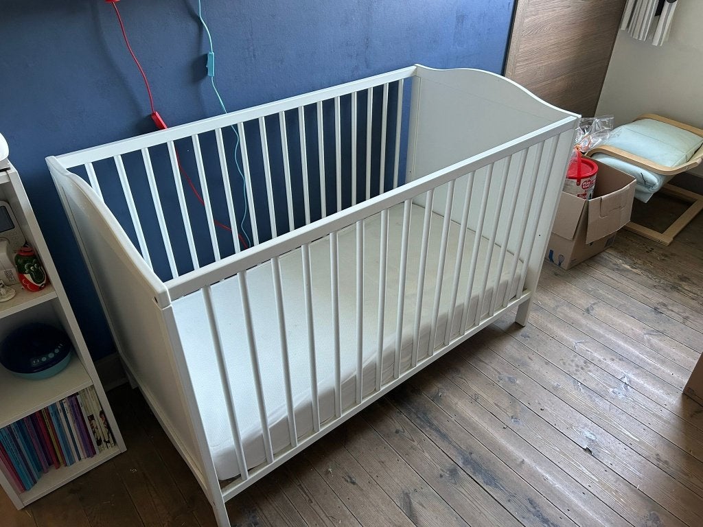 Lit et matelas bébé, Ikea, Enfants & Bébés, Enlèvement, Neuf, Matelas
