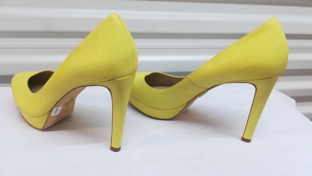 330B* LOLA CRUZ luxe gele pumps leer-40, Kleding | Dames, Lola Cruz, Pumps, Verzenden, Geel