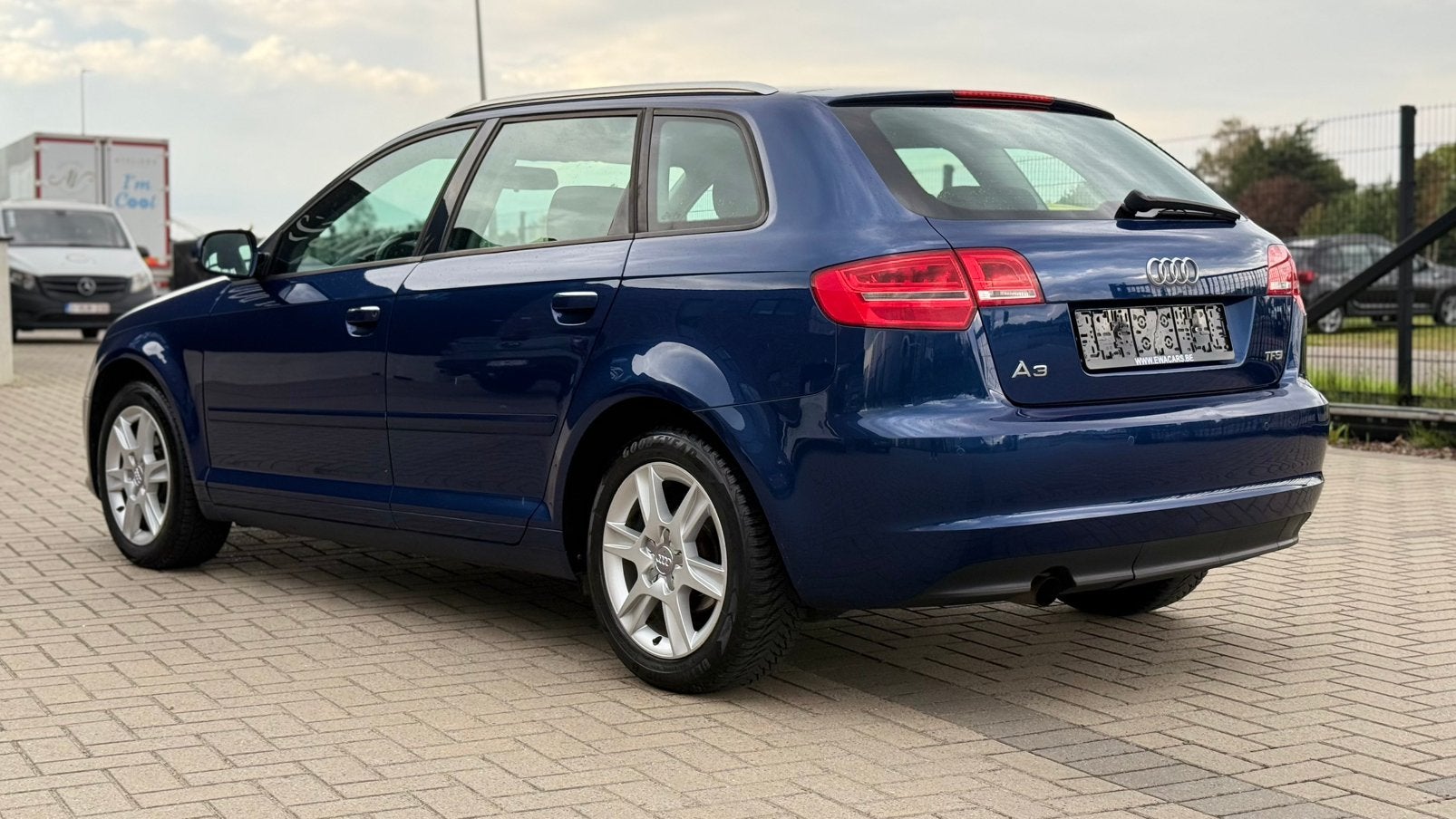 AUDI A3 - ESSENCE - 2013 - 175.000 KM - MANUELLE, Autos, 1197 cm³, Euro 5, Achat, Boîte manuelle
