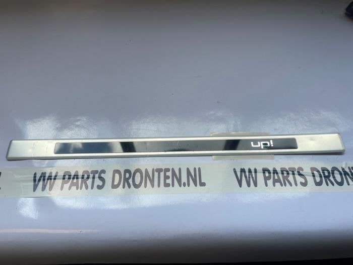 Bande décorative d'un Volkswagen UP, Volkswagen, -, 3 mois de garantie, Utilisé