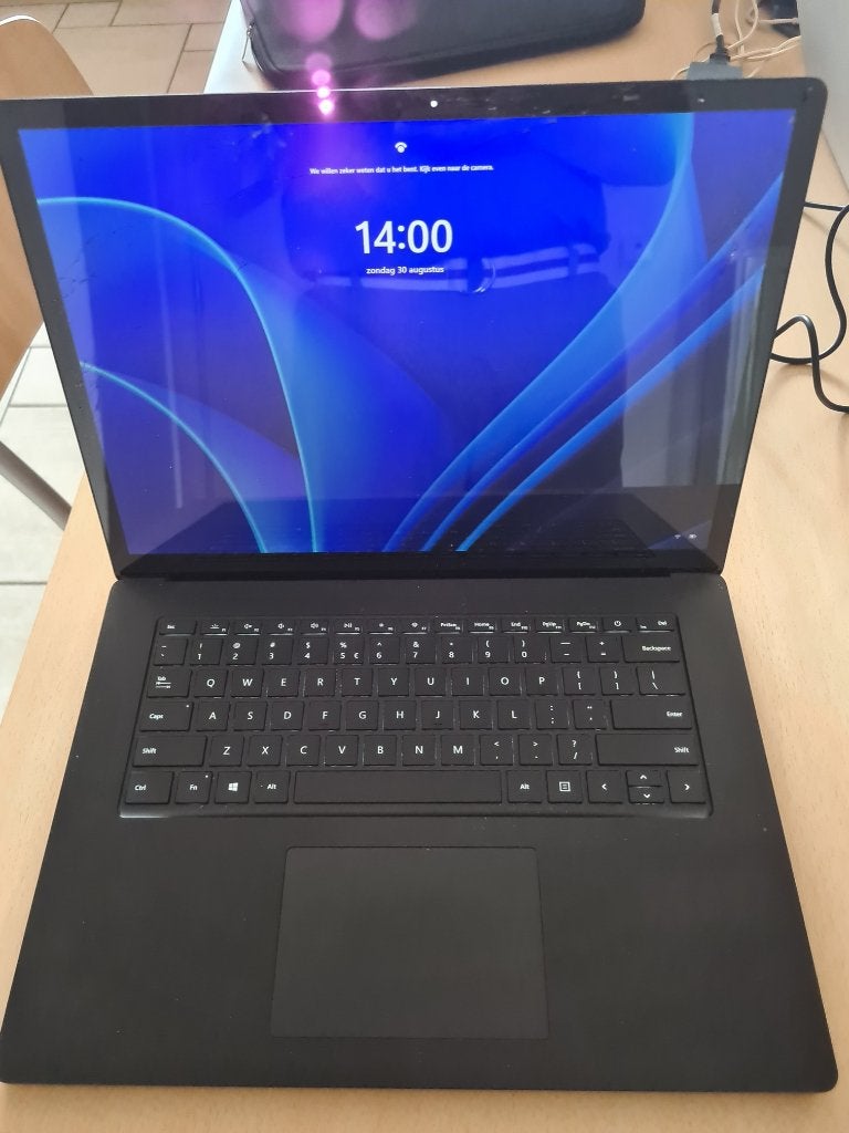 Microsoft Surface Laptop 3 (15 inch) advertentie lezen aub, Computers en Software, Intel i7-processor, Met touchscreen, SSD, 3 tot 4 Ghz