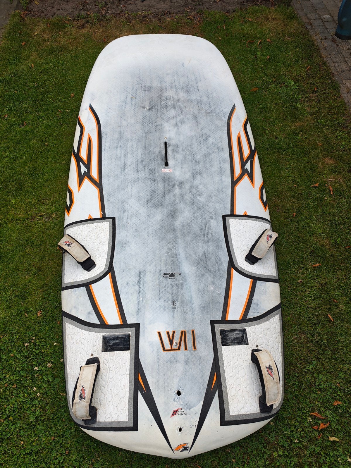 ​F2 FX VII Air Inside - High-End Slalom/Speed Windsurfboard, Sports nautiques & Bateaux, Planche à voile, F2, Enlèvement