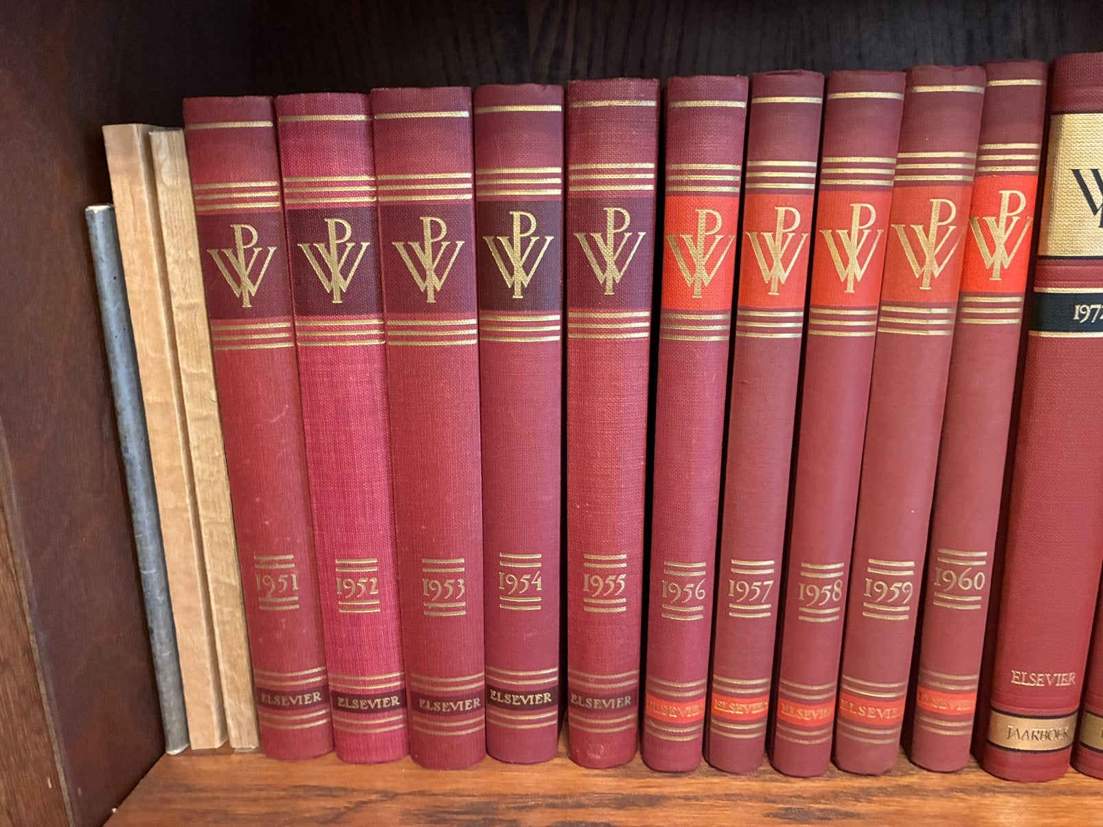 Winkler prins encyclop 1949 - gratis - af te halen in Eeklo, Boeken, Encyclopedieën, Ophalen, Zo goed als nieuw